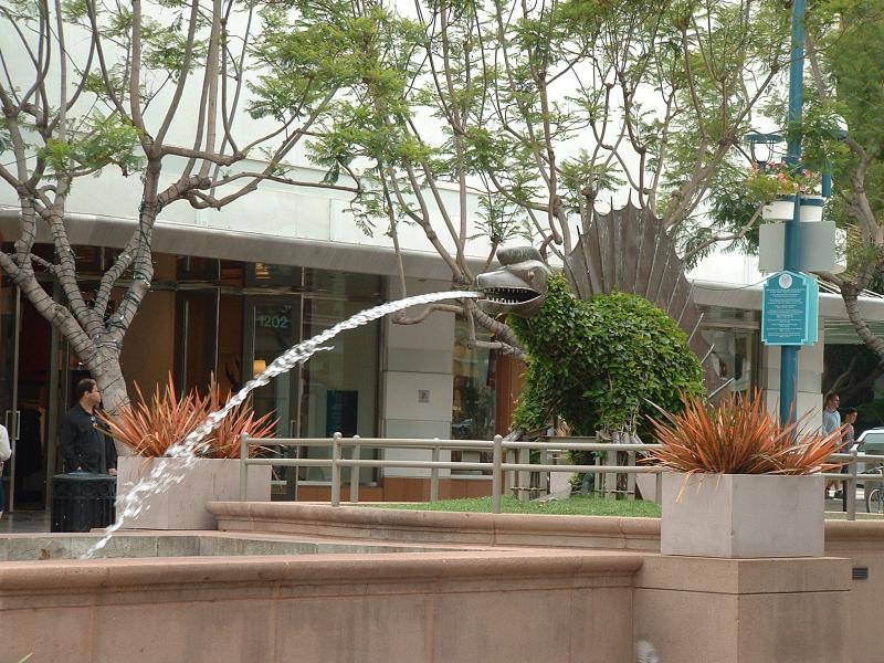 Outdoor mall in Santa Monica