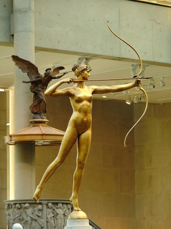 Diana cast 1928, Augustus San Gorenz, first nude statue displayed in New York, Metropolitan Museum of Art, New York City